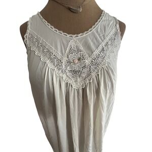 Vintage Lorraine White Lace Nightgown Rosette M USA Sleeveless Sleepwear